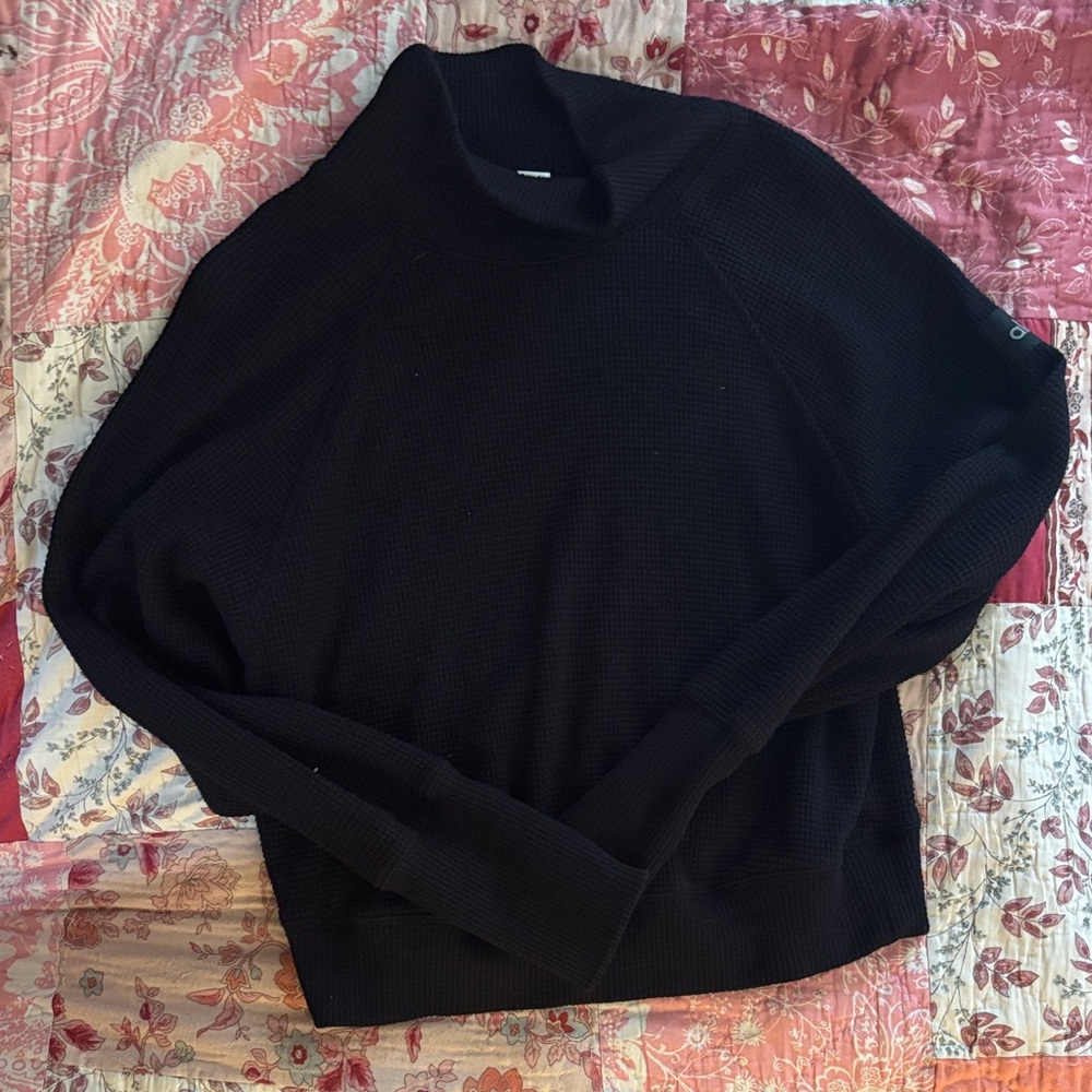 ALO Yoga Waffle Weekend Escape Mock Neck Long Sleeve